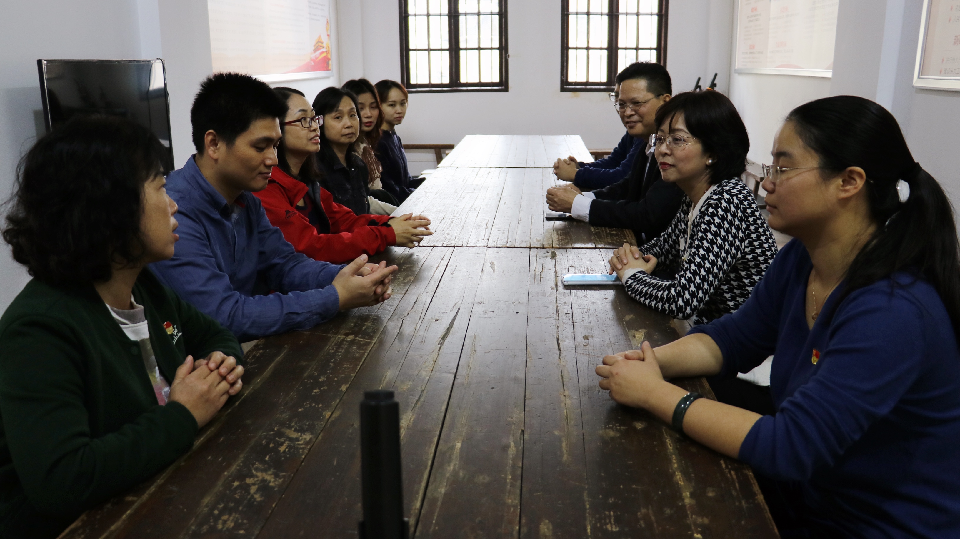 現(xiàn)場討論學(xué)習(xí)